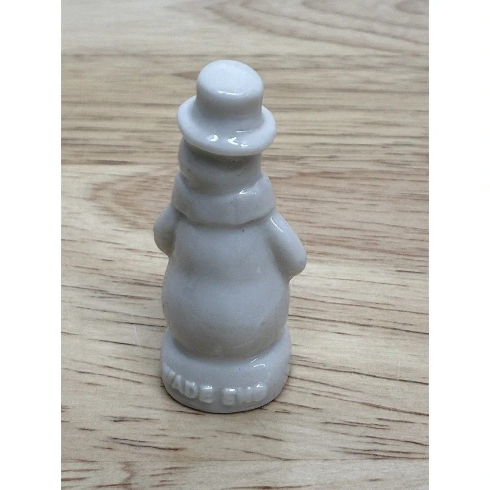Wade England Porcelain Snowman Miniature Figurine Red Rose Whimsies Calendar #AA